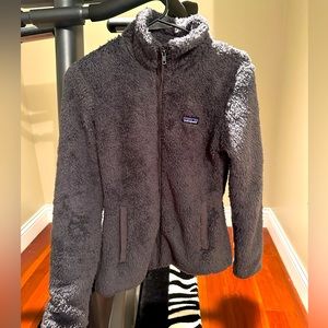 Patagonia charcoal grey full-zip jacket. Women’s size small.